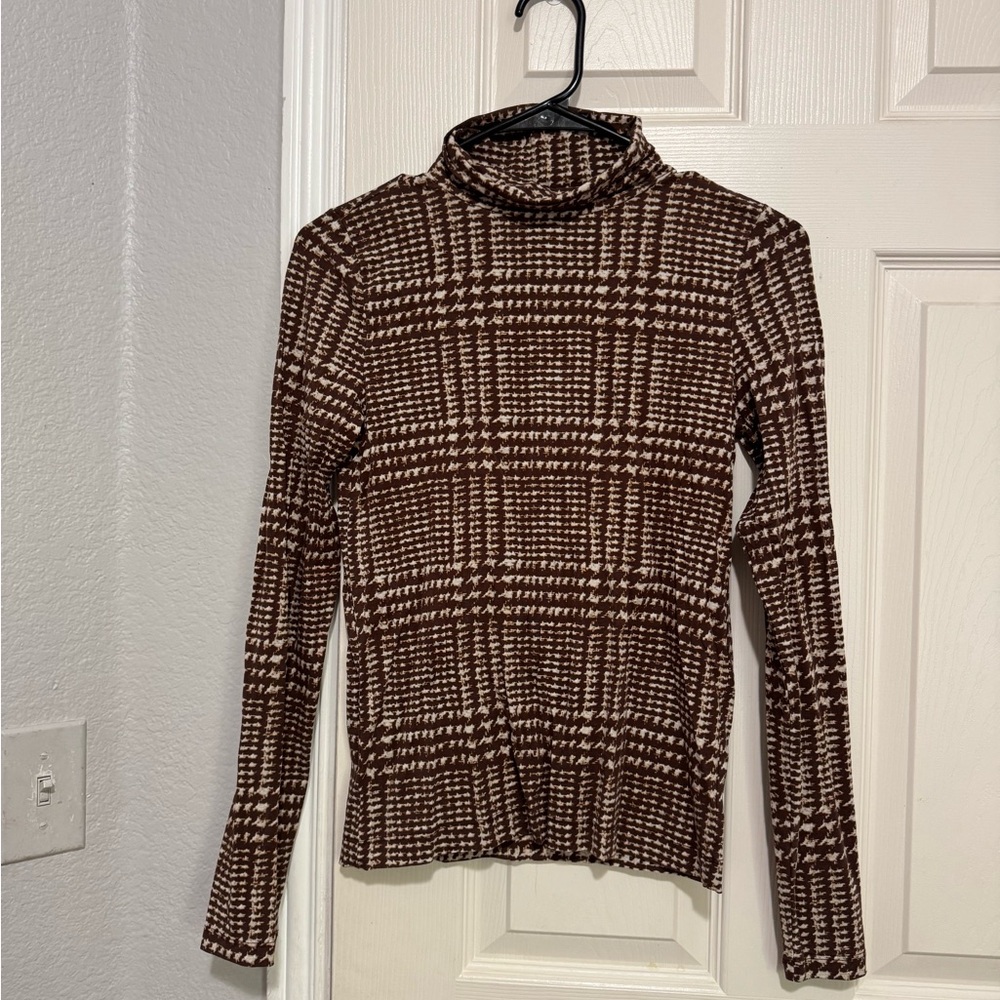 Houndstooth fitted top